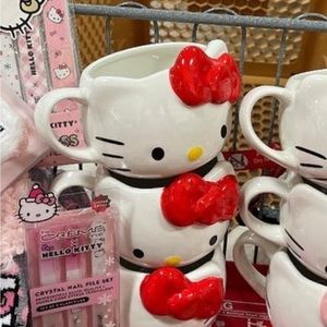 Selling hello kitty mug